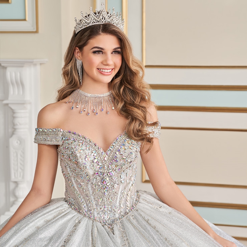 Siery Dresses 2024 Lace Appliqued Beads Crystal Tull Ball Gown Vestidos 15 De Quinceanera Sweet 16