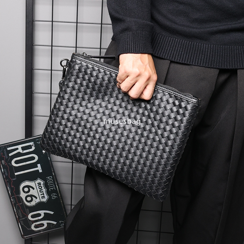 Spot wholesale men's and women's universal hand-held bags hand woven envelope bags horizontal PU hand-held bags manufacturer wholesale
