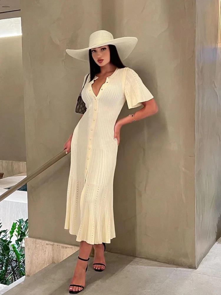 Elegant Solid Pleated Hem Women Knit Midi Dress Fashion O-neck Short Sleeve Single Breasted Slim Dresses Summer Lady Street Robe 240802