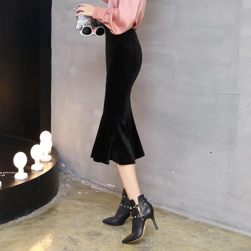 Autumn Vintage Velvet Black Maxi Long Mermaid Skirt Fashion Women Elegant Velour Skirts With Belt 240802