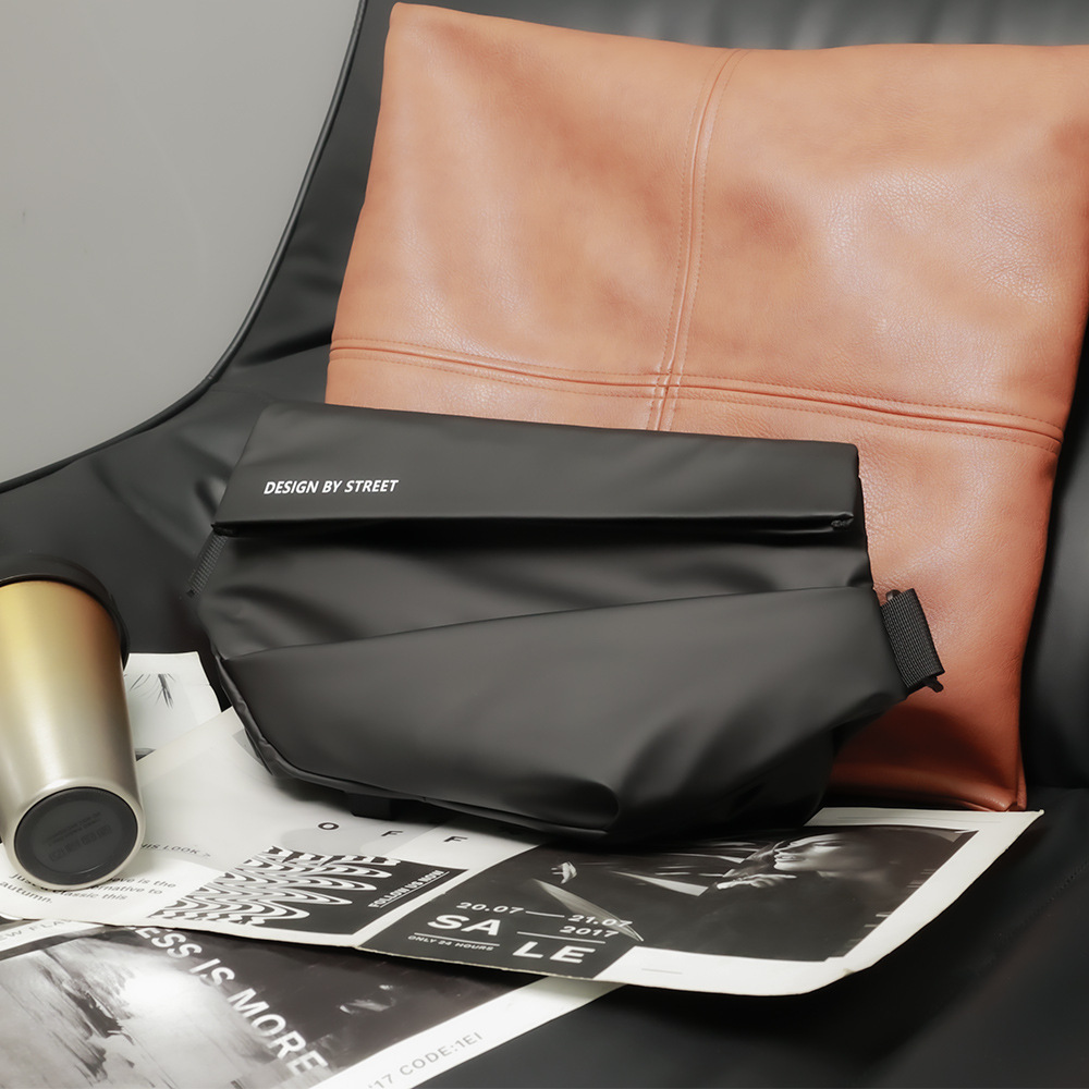 New trendy men's motorcycle crossbody bag waterproof iPad multifunctional chest bag super cool crossbody bag