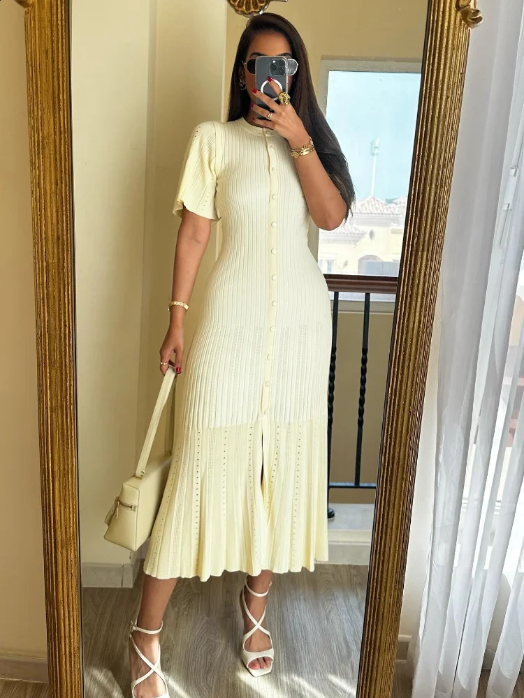 Elegant Solid Pleated Hem Women Knit Midi Dress Fashion O-neck Short Sleeve Single Breasted Slim Dresses Summer Lady Street Robe 240802