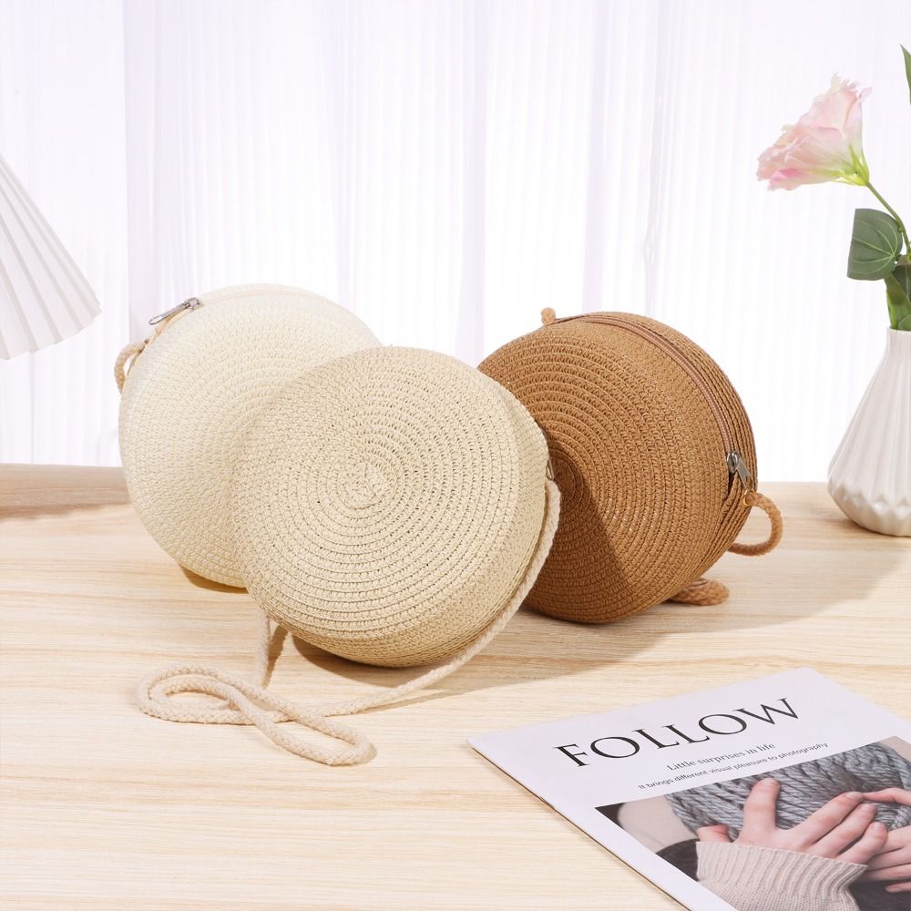 Handwoven Round Straw Shoulder Bag Crossbody Bag Girls Summer Beach Straw Bag Envelope Wallet for Ladies