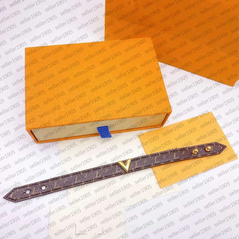 Jewelry Gold Designer Hardware Leather Men Bracelets Buckle Charm Bracelet For Women Hand Strap Brown Wer Pattern Stamp Printed Fashion Gift 278 14A1
