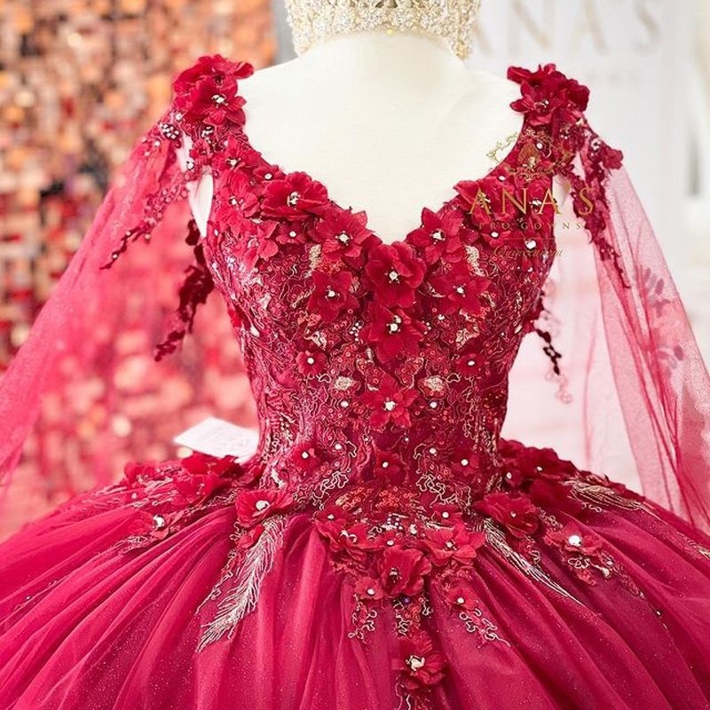Red Shiny Quinceanera Dresses Ball Gown Beaded Sparkly wers Appliques Lace Crystal With Cape Sweet 15 16 Dress Prom Party