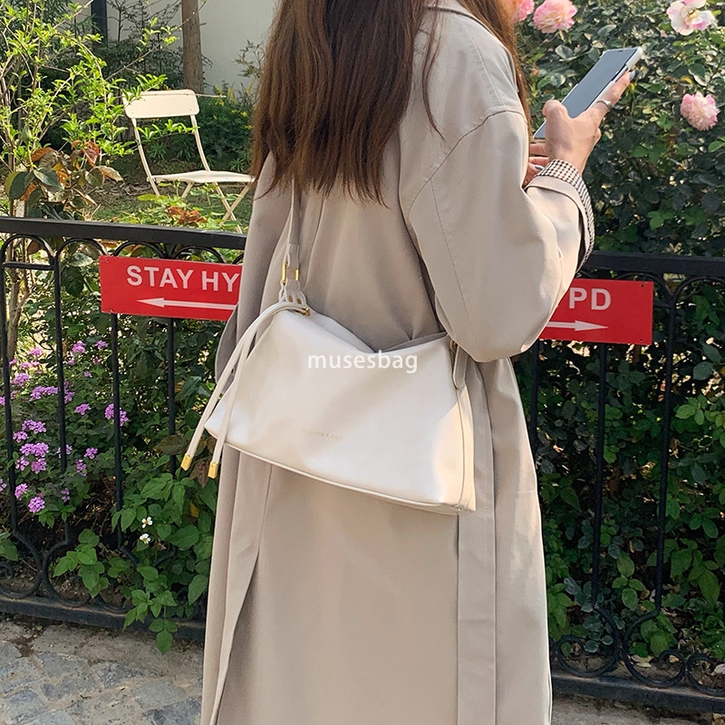 High quality Korean tote bag new commuter texture bag female niche design soft shoulder crossbody bag
