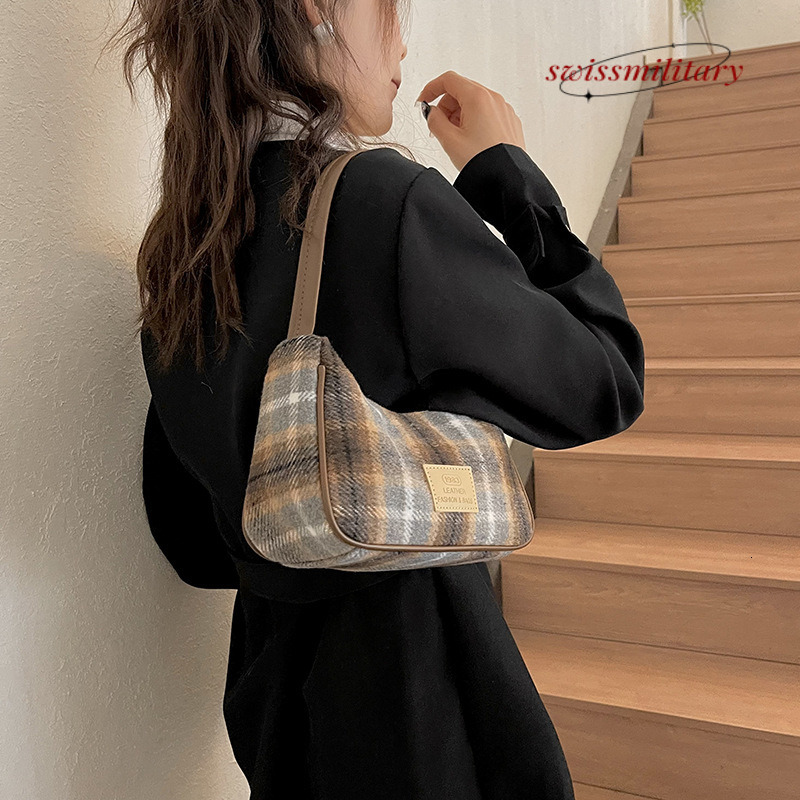2024 Spring Crowd Design Woven Small Women's New Popular One Shoulder Underarm Super Hot Handheld Bag H7.18#26