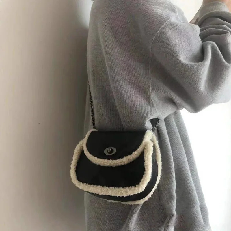 Patchwork Fluffy Vintage Casual Handbags Korean Women Streetwear All Match Shoulder Bag Y2k Fashion Crossbody Bags Femme Trendy 240802