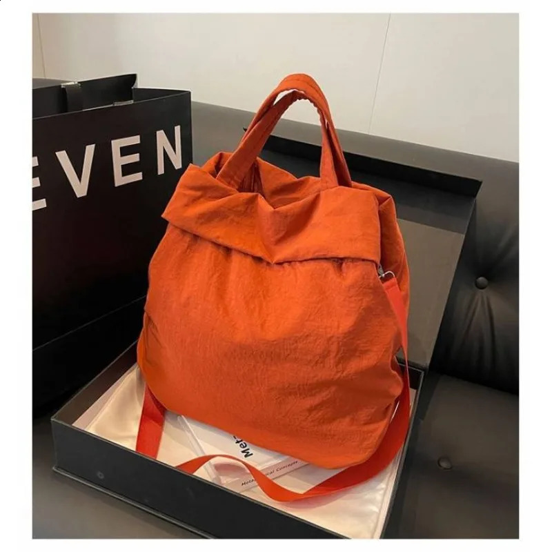 Womens Large Capacity Large Bag Sports Leisure Shoulder Tote Nylon Butot Carrying Crossbody Bag Fitness Bag 240802