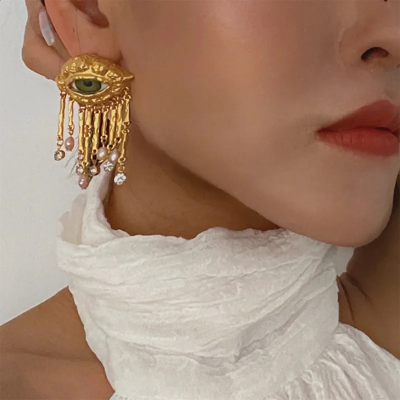 Personality Eye Open Ring Devils Eye Metal Pearl Tassel for Women Men Jewelry Classic Punk Stud Earrings Accessory 240731