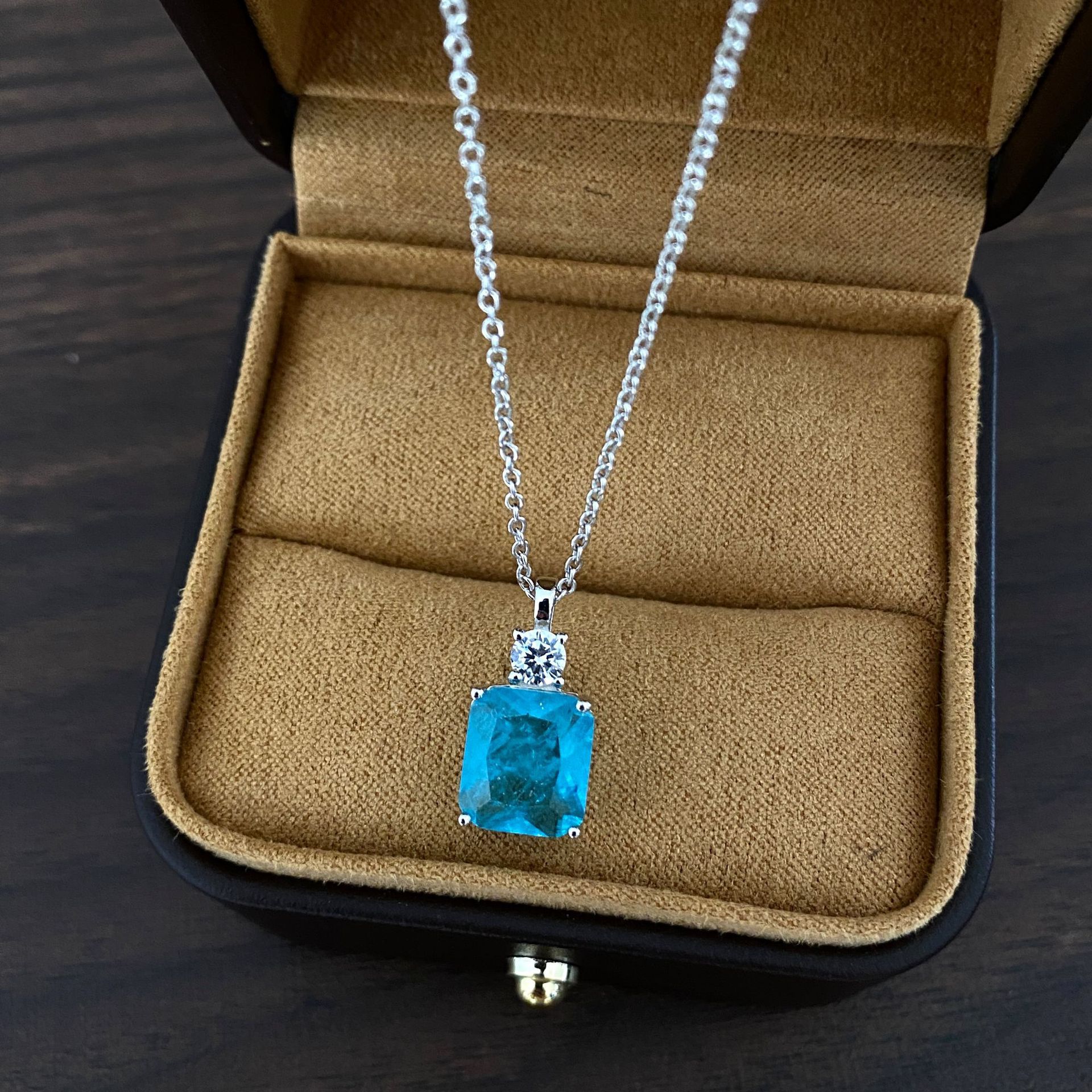 Sterg Sier Emerald White Moissanite Necklace: Exquisite Handmade Square Pendant, Perfect for Party and Daily Wear