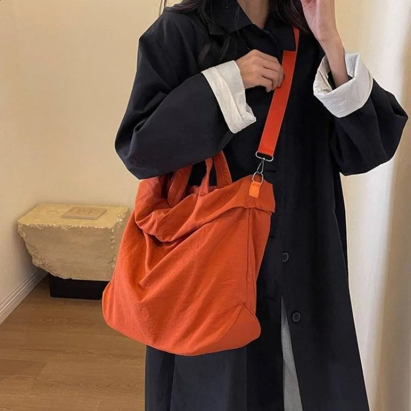 Womens Large Capacity Large Bag Sports Leisure Shoulder Tote Nylon Butot Carrying Crossbody Bag Fitness Bag 240802