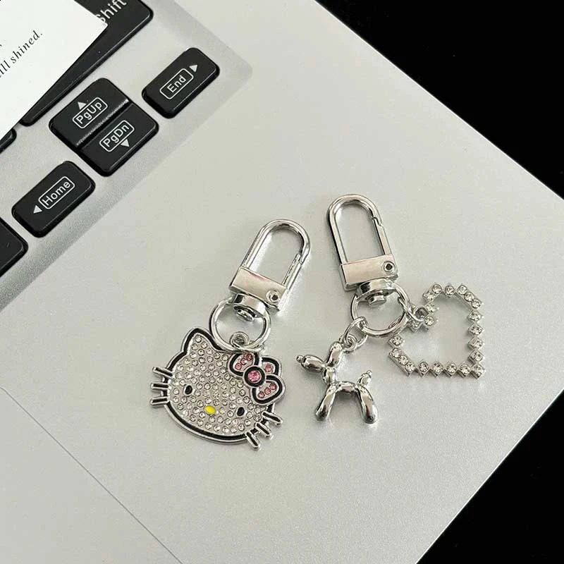 Y2K Silver Color Metal Butterfly Keychain Sweet Cool Cherry Keyring s Fashion Bag Pendant Backpack Hanging Decoration 240802