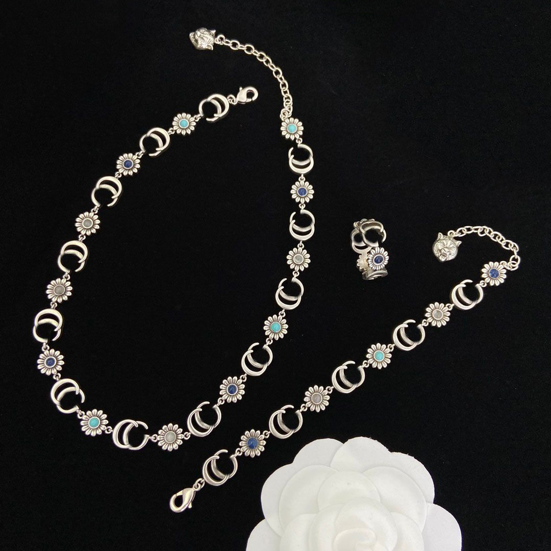 Necklaces designer bracelet for woman designer jewelry women rings Pendant Necklaces Luxury diamond flower necklace gift