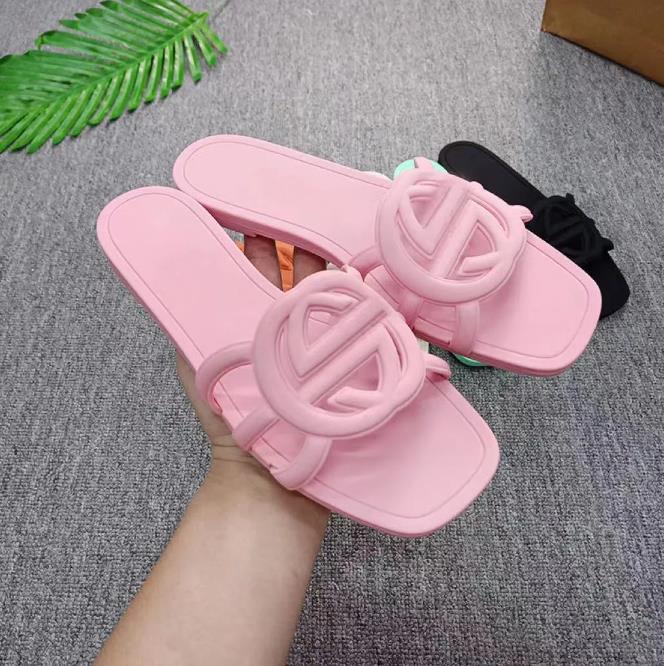 Women's designer sandals with sliders flat slippers Summer beach sandals Classic rubber sliders Outdoor fashion casual women's shoes Slippers