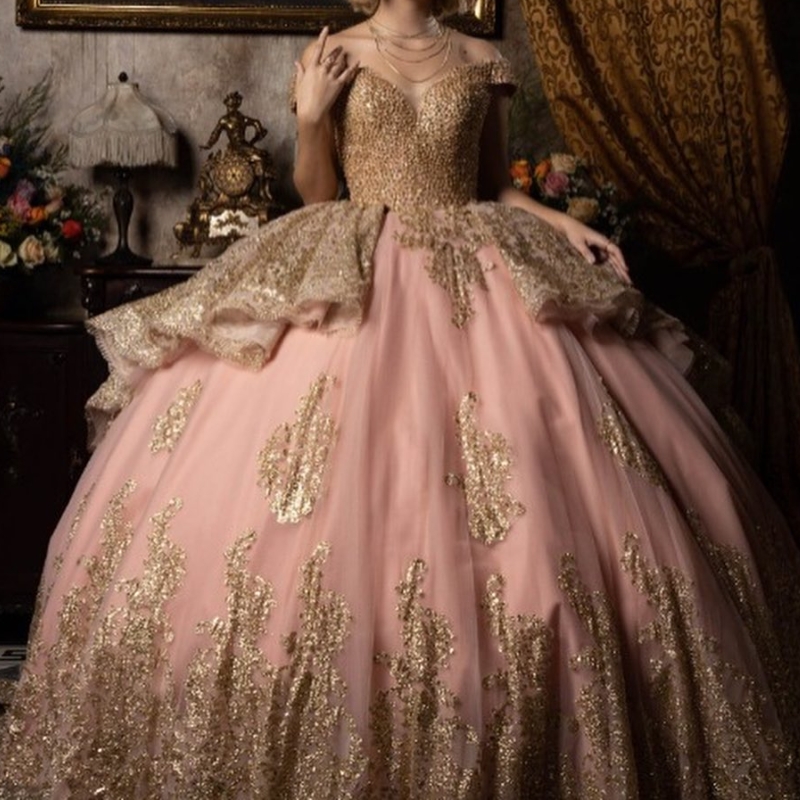 Pink Off The Shoulder Quinceanera Dresses Ball Gown Gold Sequined Appliques Lace Pleat Tull Corset Sweet 16 Vestido 15 De