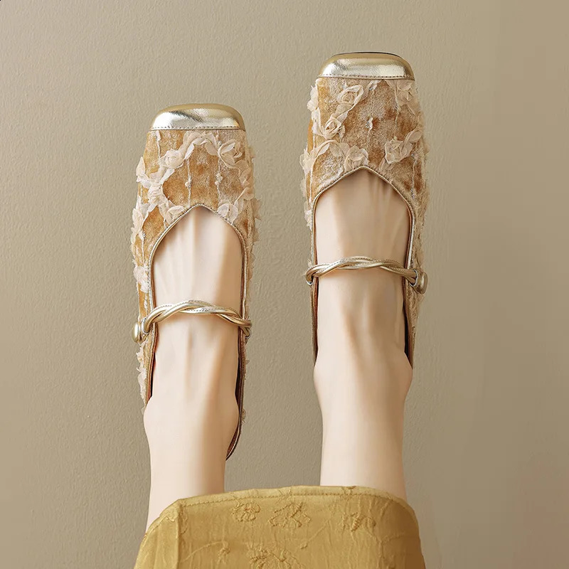 Square toe summer elegant womens sandals fashionable womens toe flat shoes half slider Chinese casual shoes 240802