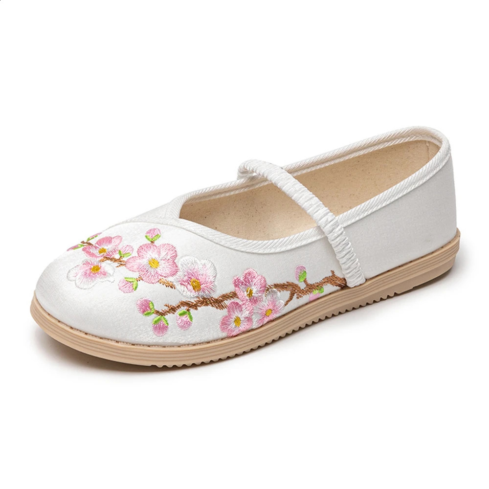 1 pair of antique clothing shoes for women Han Fu retro embroidery apartment for girls Chinese ethnic style breathable and non slip shoes gift 240802