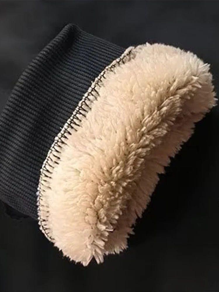 Thicken Men Winter Fleece liner Pullover Black Autumn Casual O-neck Long Sleeve T-shirt Man Loose Warm Thermal Underwear 240805