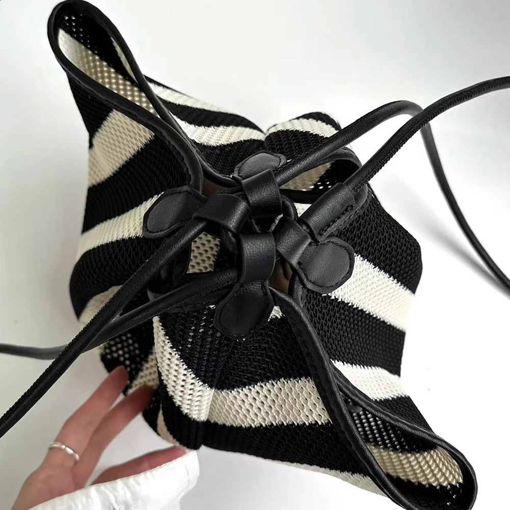 Beach Womens Woven Handbags Bohemian Hollow Crossbody Bags for Women Vacation Travel Shoulder Bag Mesh Basket Bag 2024 Tote 240822