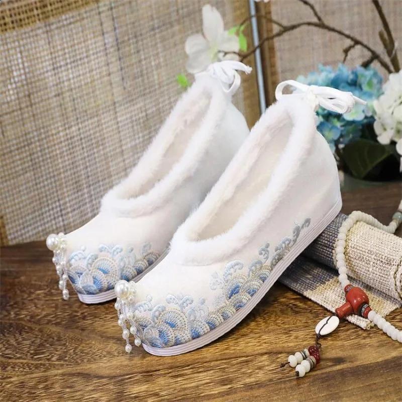 Maogu Embroidery Increases Inner High Shoes for Womens Apartment Womens Trend Chinese Style Pump Ancient Style Hanfu Shoes 240802
