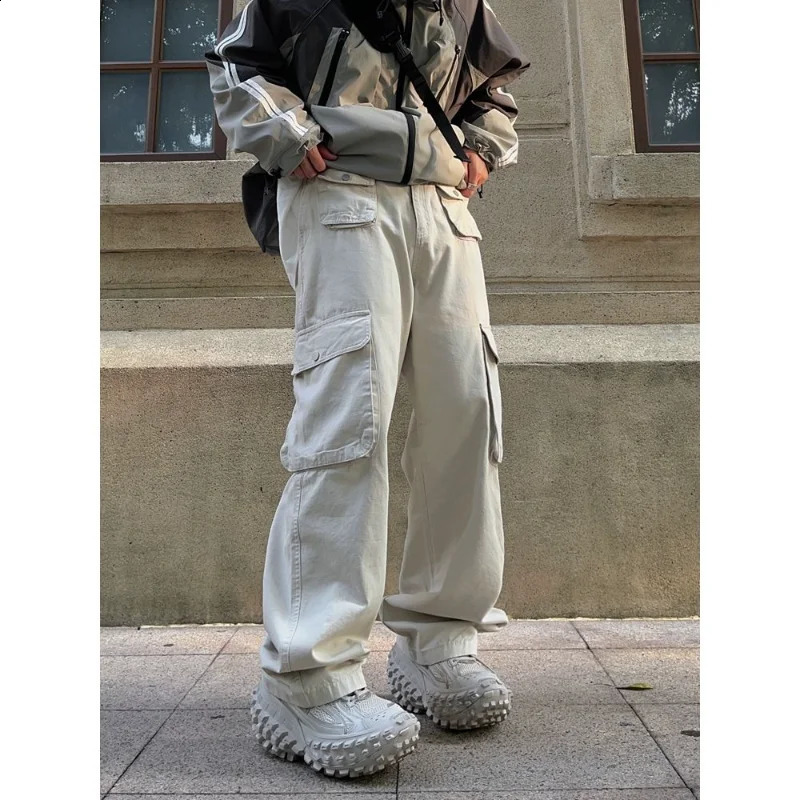 Retro brown pocket cargo pants American high street loose straight leg pants autumn casual hip-hop high waisted pants240805