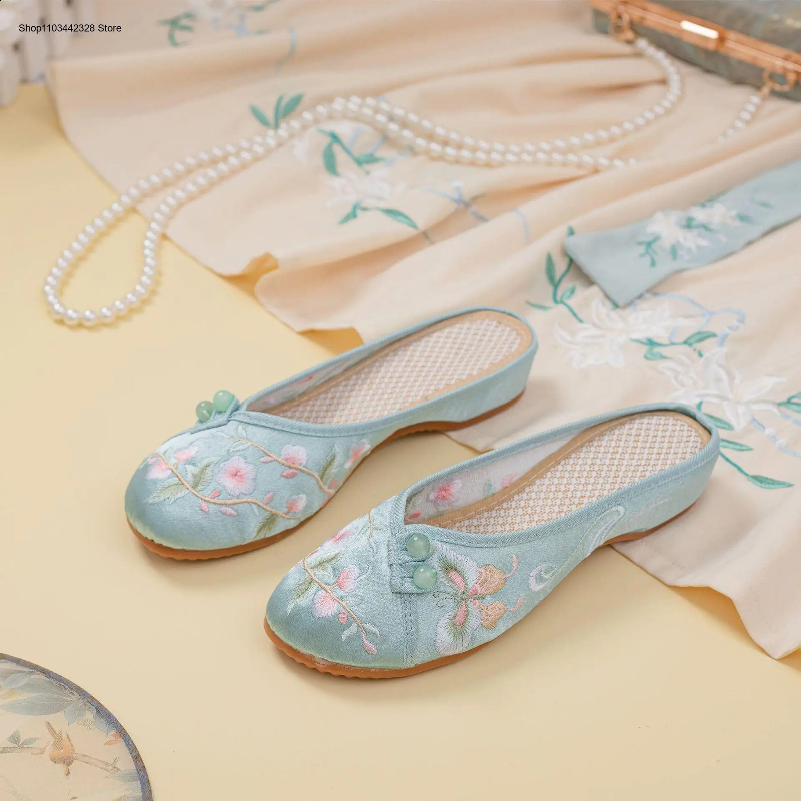 Chinese style summer embroidered satin slippers retro sandals cheongsam ancient womens shoes 240802