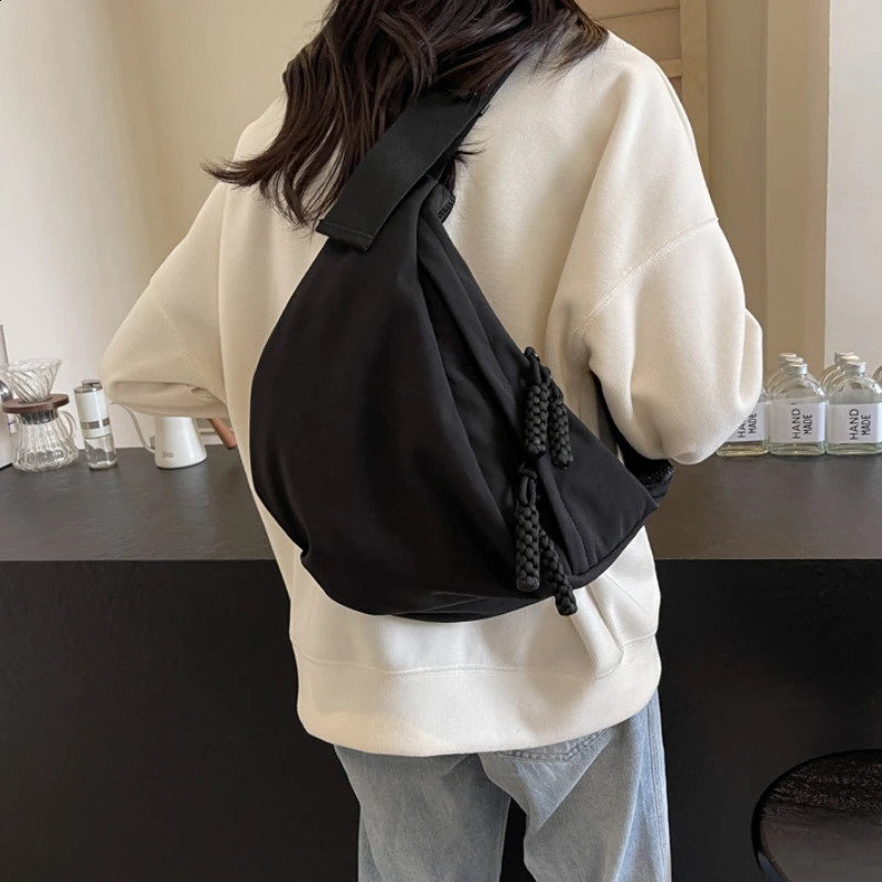 Fashionable Lightweight Nylon Crossbody Bag American Style Trend Shoulder Bag Leisure Large Capacity Dumpling Bun 240802