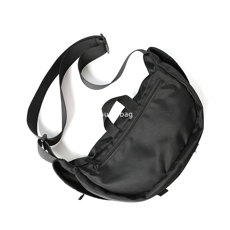Manufacturers direct selling fashion shoulder bag crescent bag buckle bag men's crossbody bag casual waterproof nylon messenger bag men