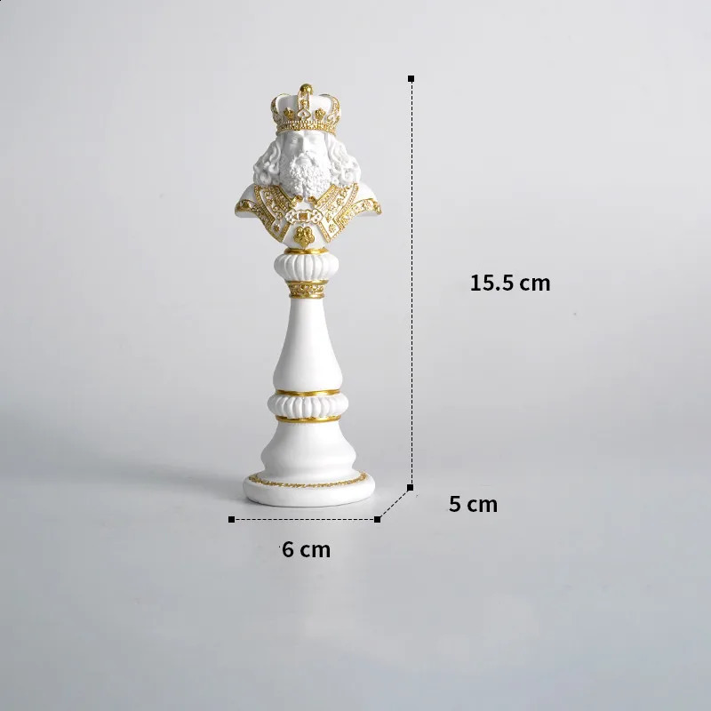 Resin Handicraft Chess Golden King Abstract Portrait Sculpture Piece Decorative Figurines Room Decoration Accessories 240804