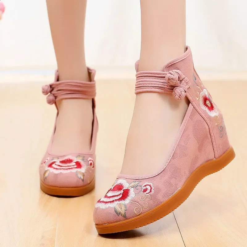 Chinese style womens canvas hidden platform shoe flower embroidery retro womens casual shoulder strap shoes KJM89 240802