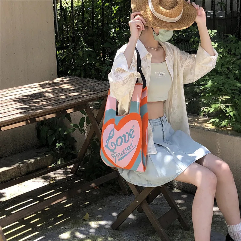 love letter Print Crochet Shopper Bag Knitting Hollow Out Shoulder Beach Casual LazinessStyle Handbag Women Shopping Bags 240805