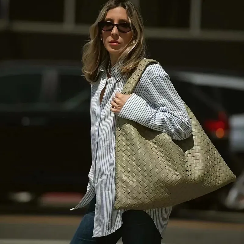 10A women's shoulder bag handbag designer bag woven bags Intreciato woven leather crossbodybag beach bags outdoor leisure bag