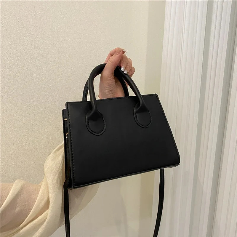 Bolso cuadrado negro minimalista monedero con asa superior que combina todo hombro para el trabajo 240805