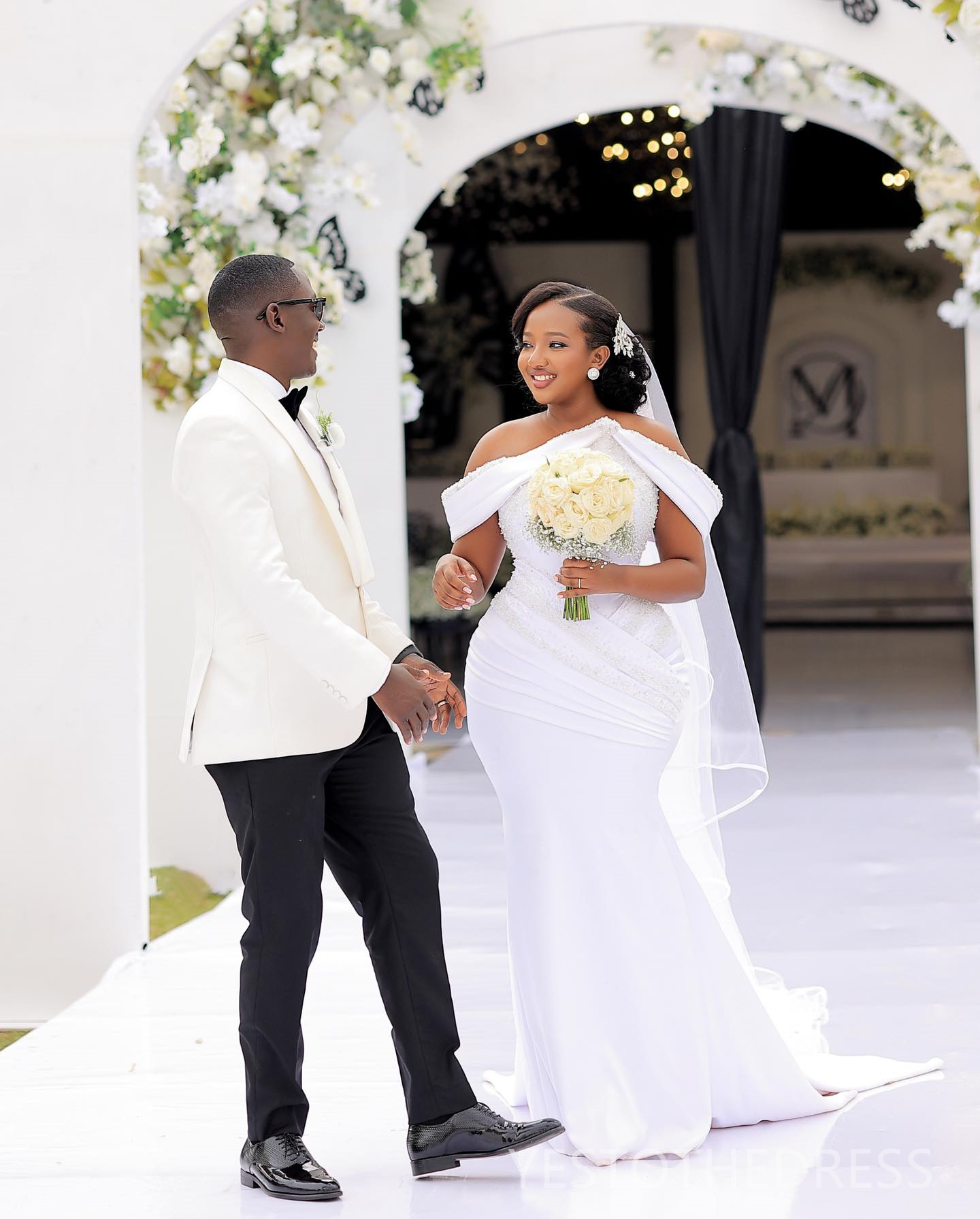 R&W 2024 Plus Size Aso Ebi Mermaid Dress Bridal Bride Pearls Beaded Pleated Wedding Gowns for Marriage D290