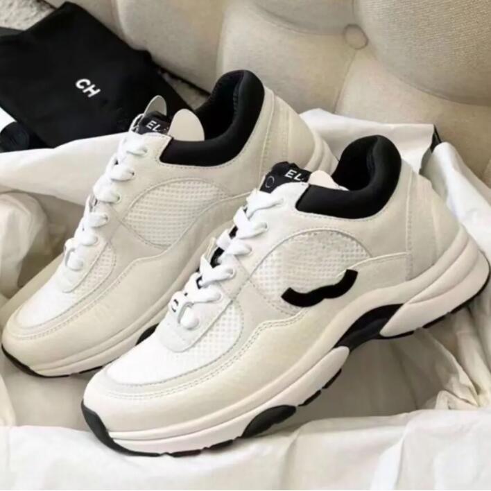 2024 Designer Shoes Vintage women's leather lace-up Fashion printed lettering Sneakers Sports Women's Outdoor Travel casual Sports small white shoes