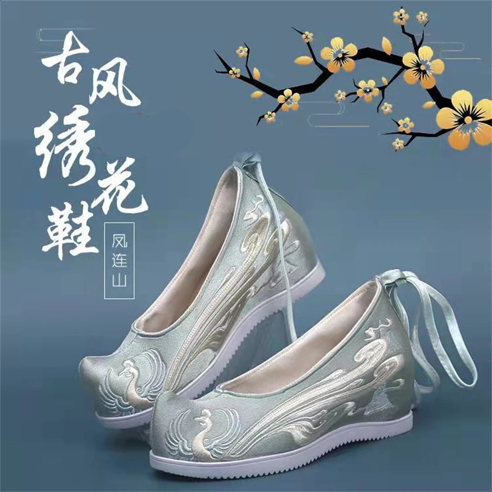 1 pair of Hanfu shoes womens ancient clothing cloth shoes ethnic style embroidery dance lace single hidden high heels girl gift 240802