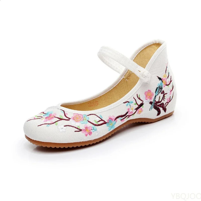 Chinese traditional style bird and flower embroidery womens canvas ballet apartment retro womens round toe soft cotton shoes 240802