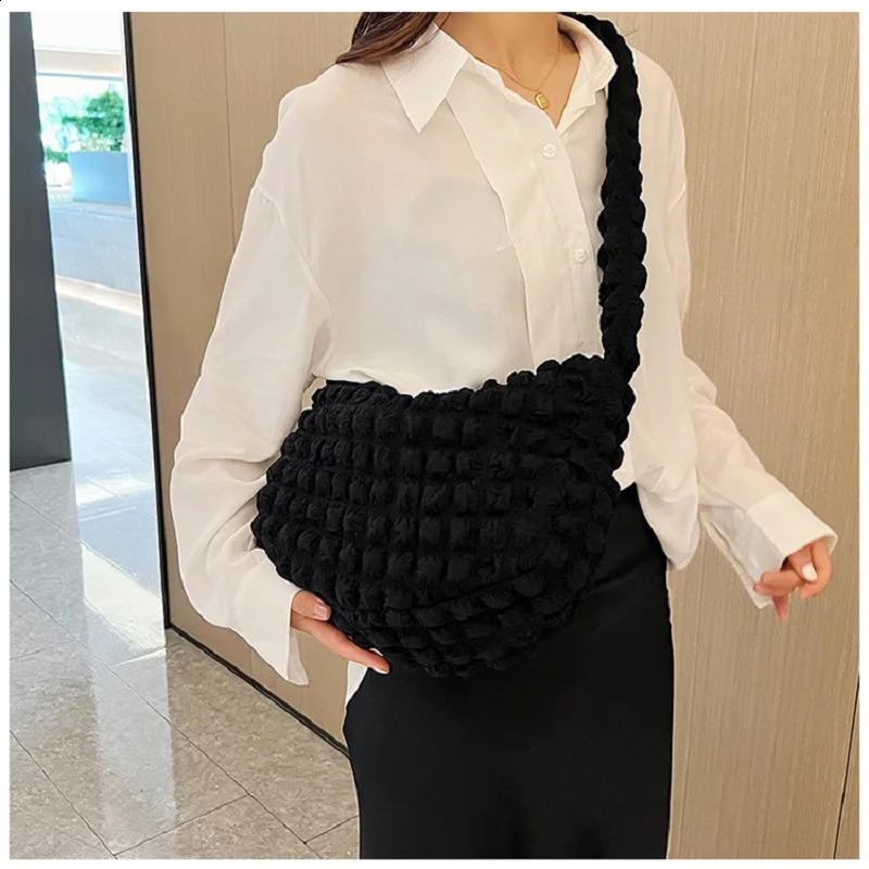Plaid Quilted Shoulder Bag Cute Pleated Bubbles Large Capacity Underarm Embroidered Solid Color Crossbody Women 240802