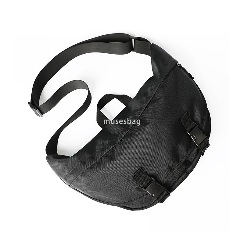 Manufacturers direct selling fashion shoulder bag crescent bag buckle bag men's crossbody bag casual waterproof nylon messenger bag men