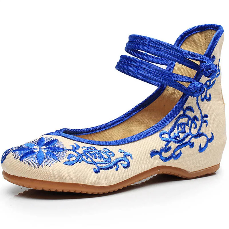 Sun Flower Cloth Shoes National Style Blue and White Porcelain Embroidery Enhanced Ancient Han Fu Style with WSH2291 Shoes 240802
