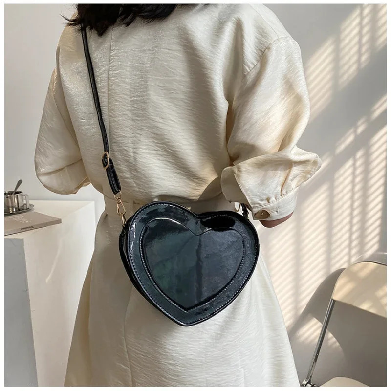 Crossbody Bags Purses Cute Peach Heart Trendy Fashion Simple Western Style for Women 240802