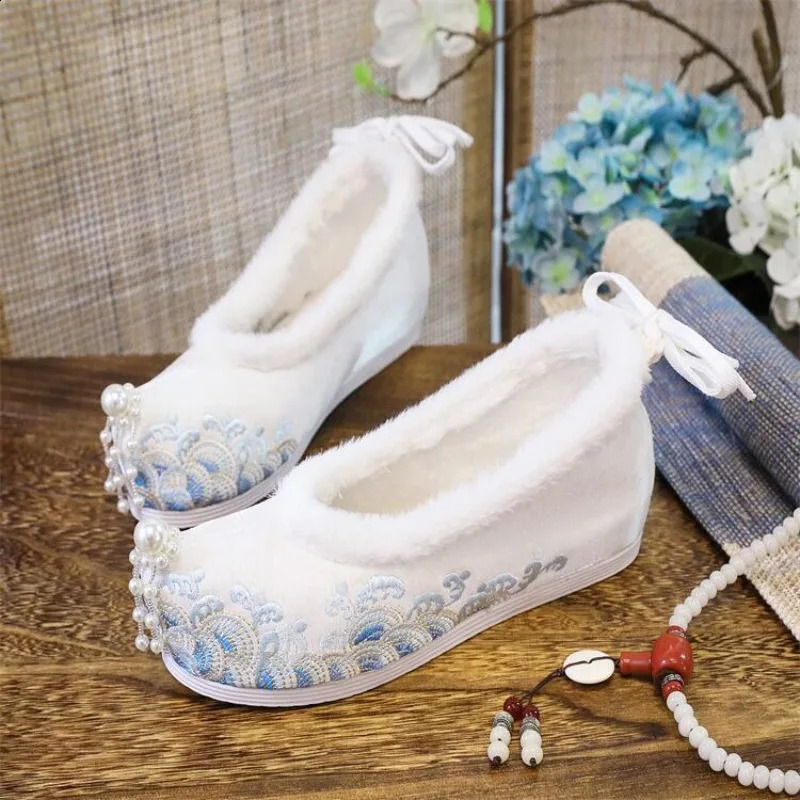 Maogu Embroidery Increases Inner High Shoes for Womens Apartment Womens Trend Chinese Style Pump Ancient Style Hanfu Shoes 240802