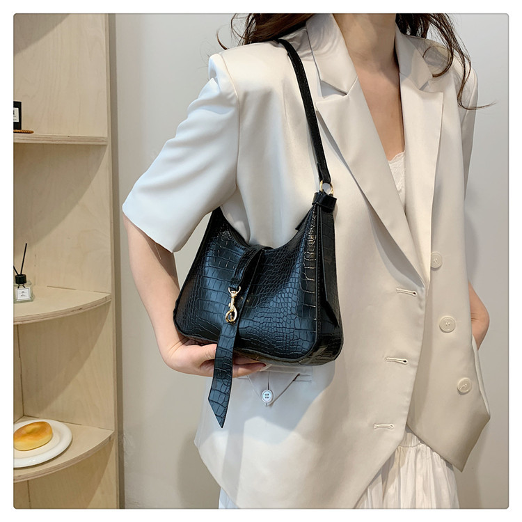 Ladies' Korean version high-end single shoulder bag oiled leather armpit bag