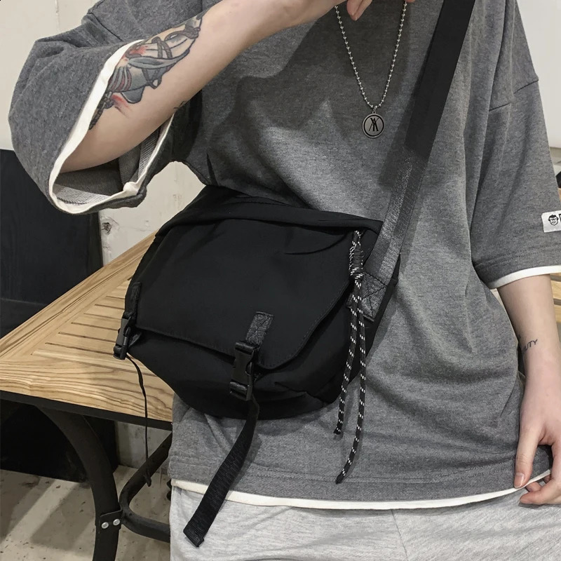 Crossbody mens ins Japanese Joker cross-bag students Korean leisure tooling postman small bag shoulder bag 240802