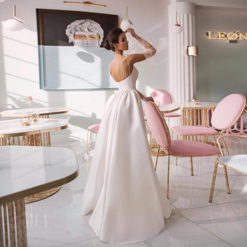 Halter A Line White Wedding Dresses Spaghetti Straps Backless Beach Satin Brial Gowns Vestidos de Novia Designer Bridal Dress