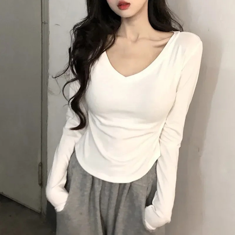 Sexy V-Neck Long Sleeve T-Shirt Women Korean Spring Autumn Irregular Hem Slim Casual Y2k Top Winter Solid Elastic Basic Tees 240806