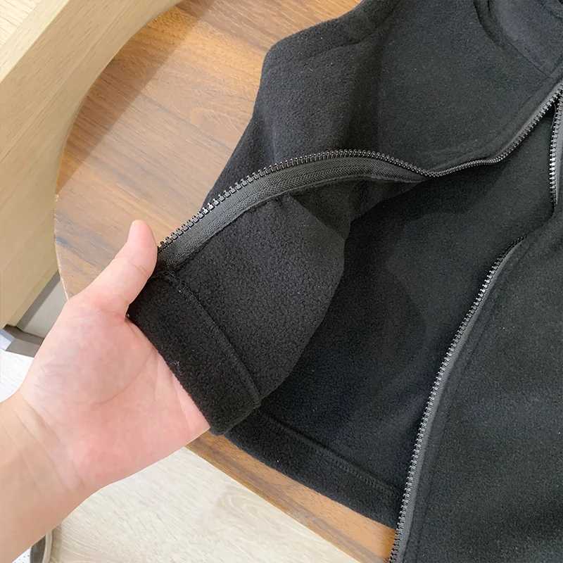 High quality jackets and vests for boys in autumn 2023 customized European fashionable and cool childrens clothing outdoor travel leisureW240724