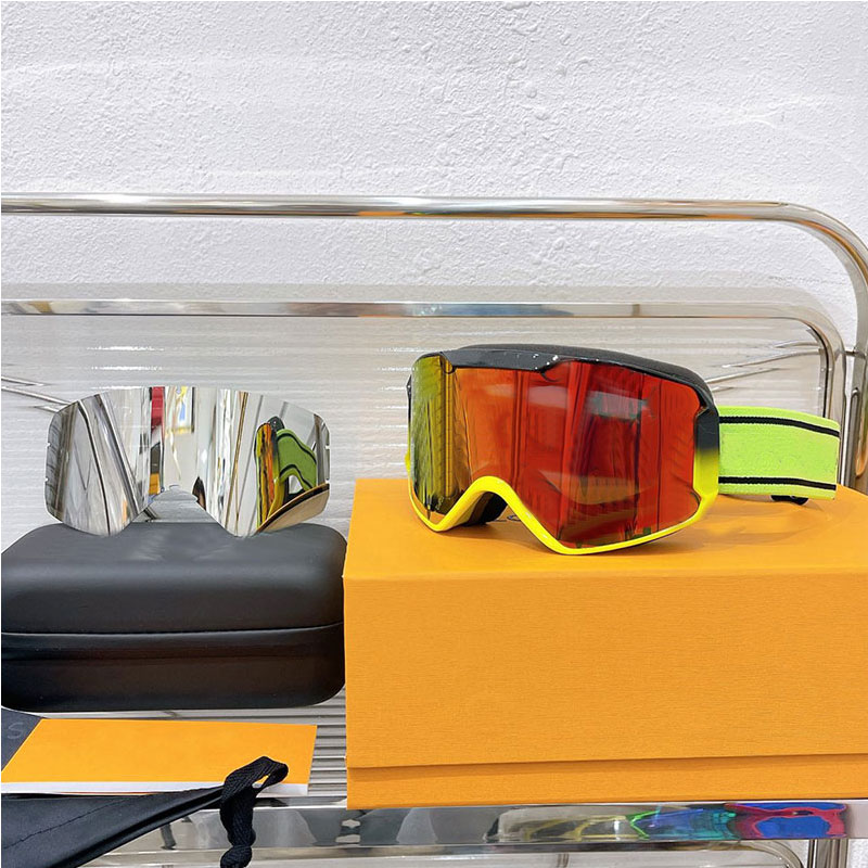CE Ski Skiing Glasses Snow Snowboard Goggles Men And Women ANTI FOG Professional winter glasses Designers Style Special Frame design Eyeglasse