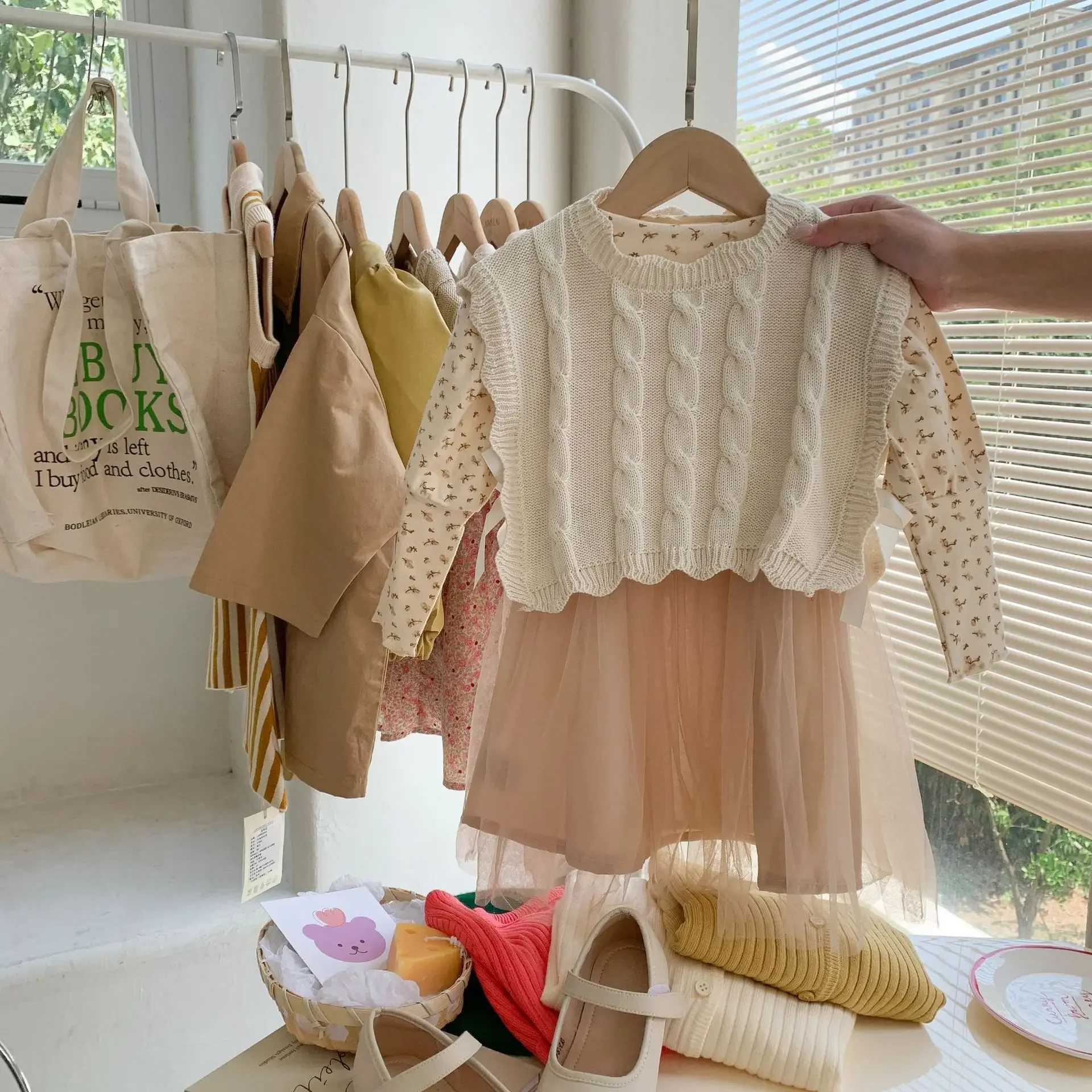 2020 Spring/Autumn Girls Tank Top Korean Edition Childrens Clothing Knitted Pullover Top Childrens Waist Coat Warm Sweater Casual Cute SweetW240724
